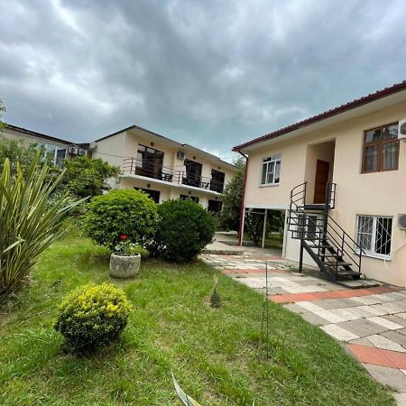 Guest House Dali Gagra Esterno foto