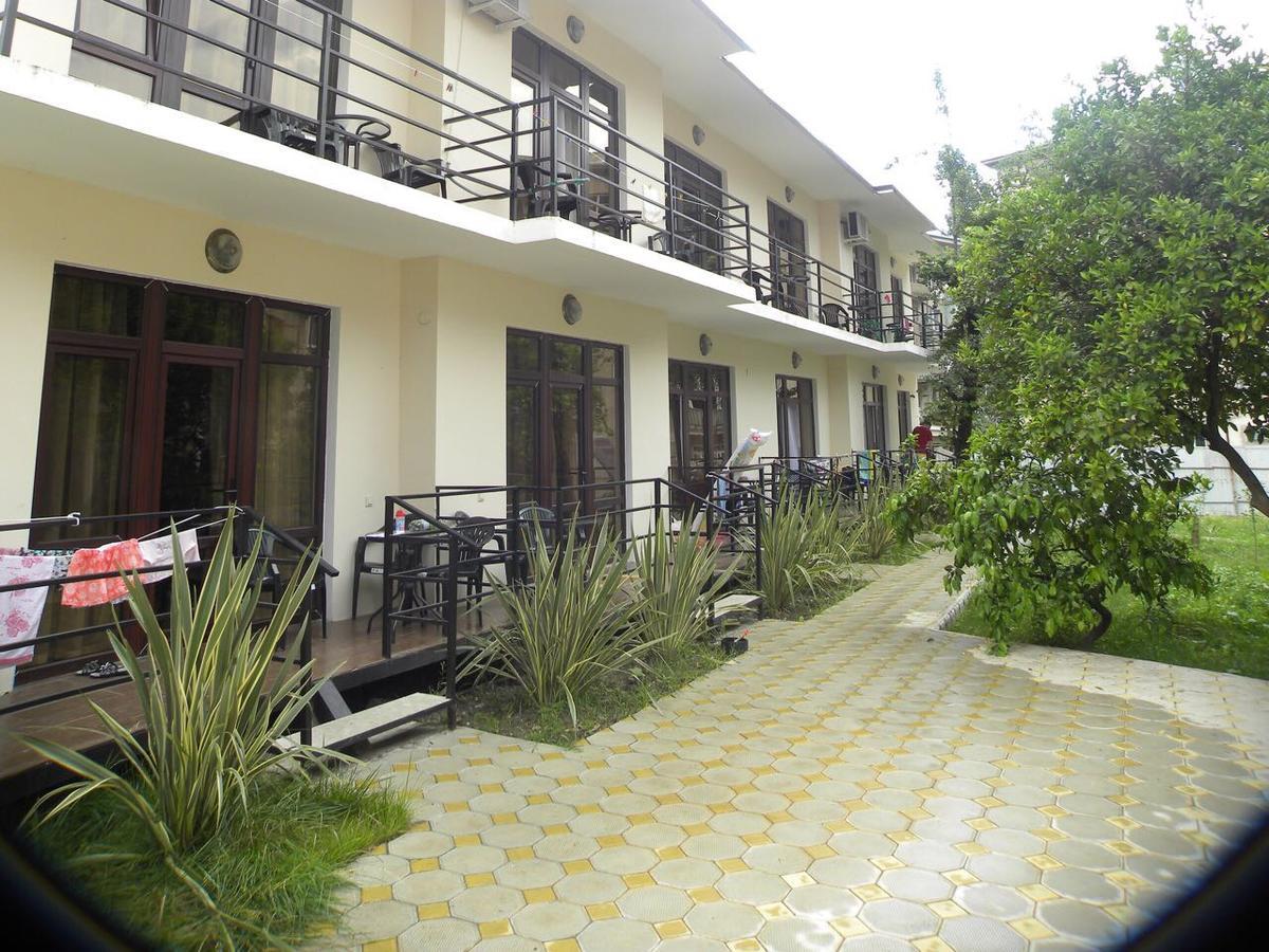 Guest House Dali Gagra Esterno foto